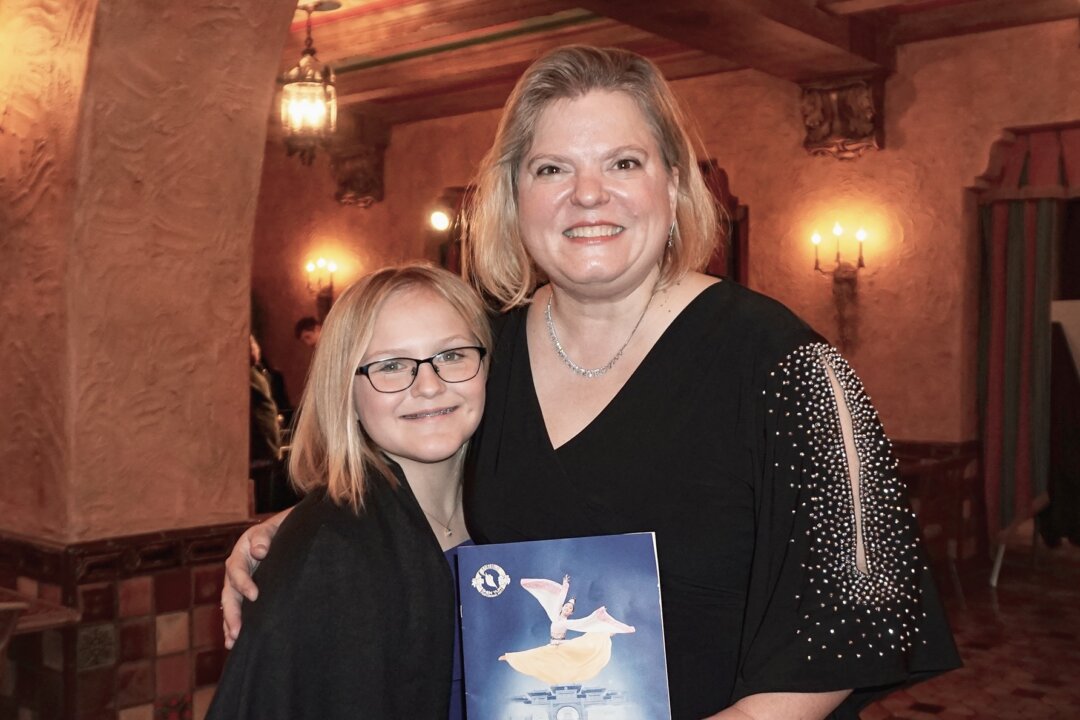Michelle Smet and her daughter, Heather, attended Shen Yun Performing Arts at The Plaza Theatre, El Paso, Texas on Feb. 5, 2022. (Sonia Wu/Epoch Times)