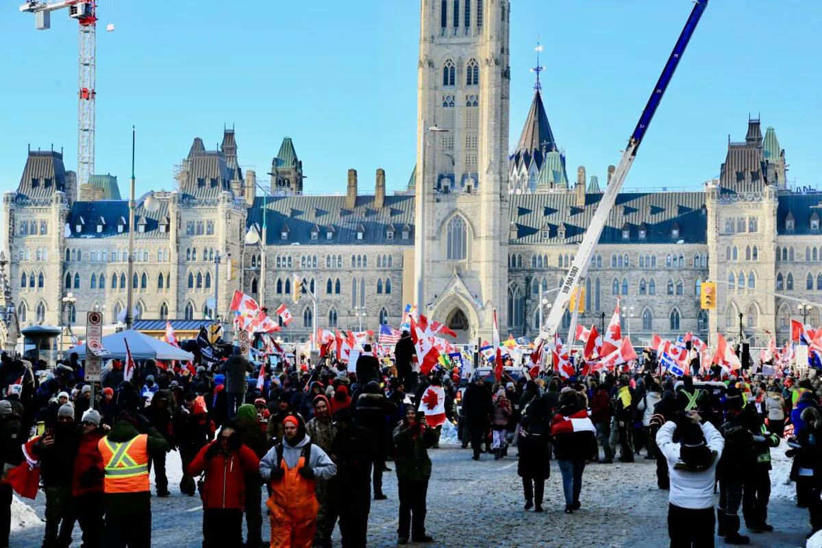 Protesters demonstrate against COVID-19 mandates and restrictions in Ottawa on Feb. 6, 2022. (Jonathan Ren/The Epoch Times)