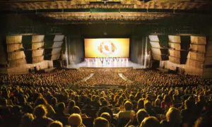 A ‘Pity’ Shen Yun Can’t Go to China, Says French Mayor