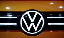 Volkswagen Does Not See Chip Shortage Ending This Year: Automobilwoche