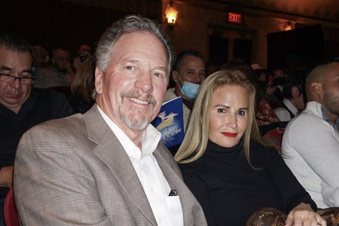 Brett and Tatiana Preston at the Shen Yun Performing Arts performance at The Plaza Theatre in El Paso, Texas on Feb. 5, 2022. (Sally Sun/The Epoch Times)