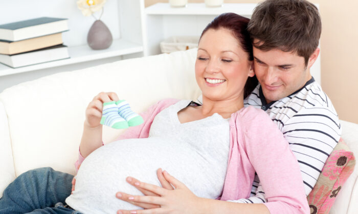 一个积极的父亲也将有助于怀孕，新的研究正在揭示孩子的产前发育。  （快门）