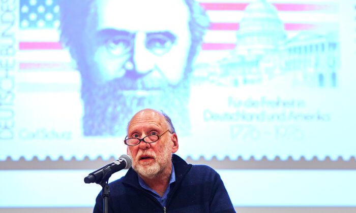 Todd Gitlin gives a keynote address at the 2018 International and Interdisciplinary Conference, "1968, 50 Years of Struggle," in Middlebury, Vt., on March 8, 2018. (Middlebury.edu)