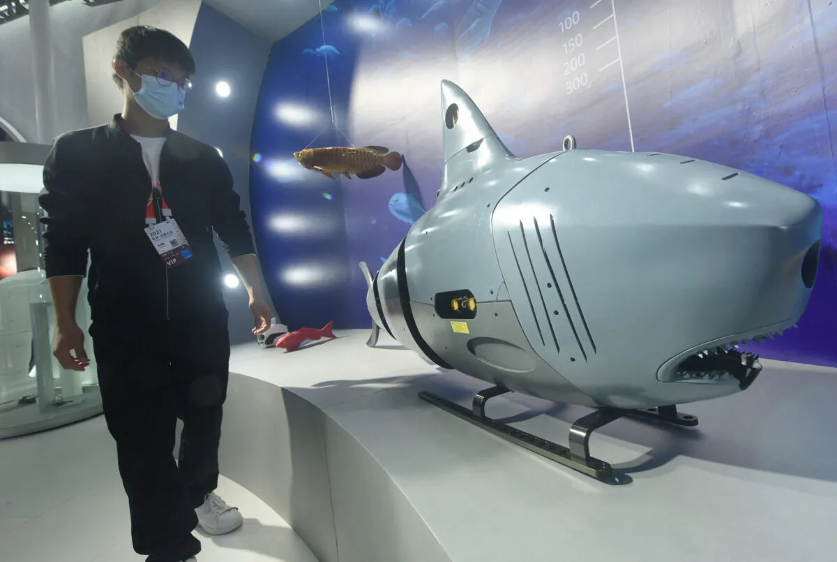 A robotic shark is seen at the Apsara Conference, a cloud computing and artificial intelligence (AI) conference, in Hangzhou, in China's eastern Zhejiang Province, on Oct. 19, 2021. (STR/AFP/Getty Images）