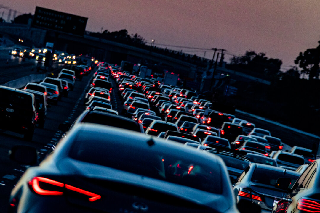 Two Killed, One Critically Injured in 405 Freeway Crash With Wrong Way ...
