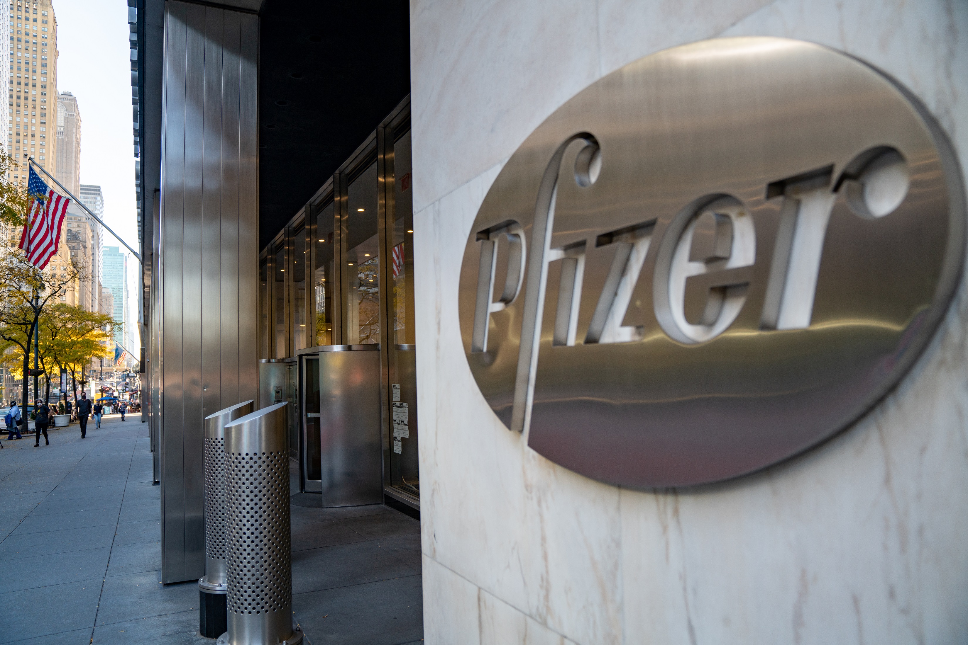 Senior Pfizer Employee Says Company Exploring Mutating COVID-19 to 'Preemptively Develop New Vaccines' - Vimarsana News