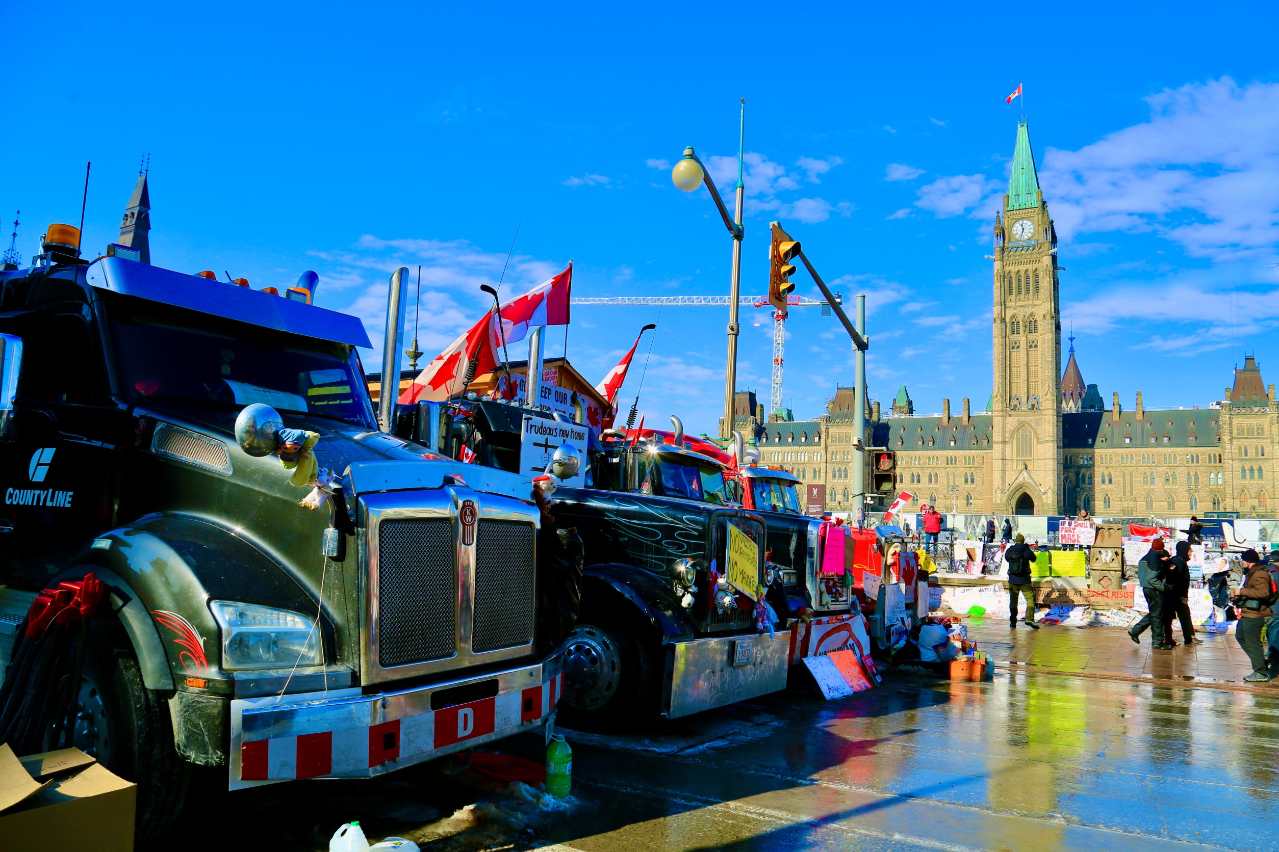 Ottawa Towing Companies Refusing to Haul Away 'Freedom Convoy' Trucks: City Manager - Vimarsana News