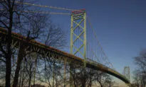 Windsor US Border Crossing Reopens for US-Bound Traffic as Protest Continues