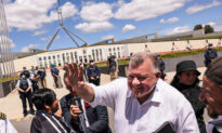 Federal MP Craig Kelly Brings ‘Convoy’ Protestors Into Parliament