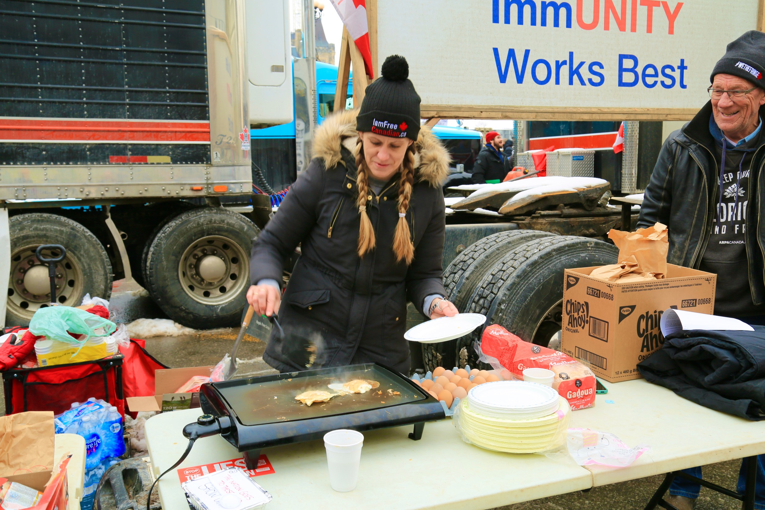 Photo Report: Trucker Protest Continues in Ottawa, in the Second Week Since Convoy's Arrival - Vimarsana News
