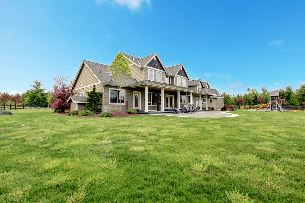 The ratio of land to house can vary, and that part’s up to you. (Artazum/Shutterstock)