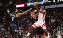 Jackson Scores 26 Points, Clippers Outlast Rockets 99–98