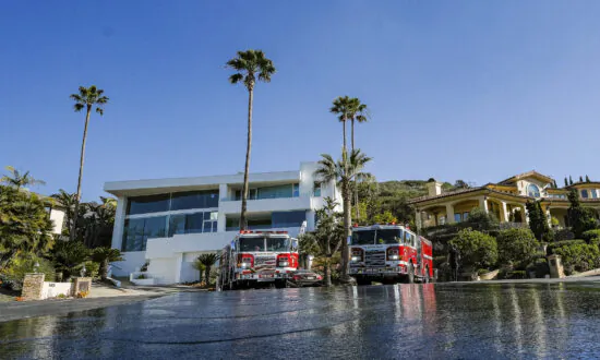 Laguna Beach Fire Prompts Evacuations, School Closures