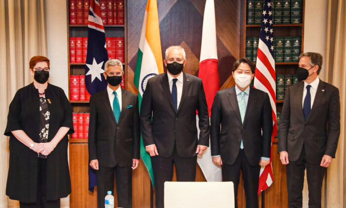 (L-R) Australian Minister for Foreign Affairs and Minister for Women Marise Payne, Australian Prime Minister Scott Morrison, Japanese Minister for Foreign Affairs Hayashi Yoshimasa and U.S. Secretary of State Antony Blinken at Melbourne Commonwealth Parliament Office in Melbourne, Australia, Feb. 11, 2022. (APP Image/Pool, David Crosling) 