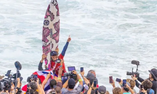 Pipeline Winner Moana Jones Wong Awarded Second Wildcard Spot at Sunset Pro