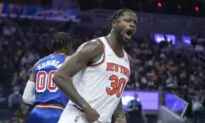 Randle, Knicks Earn First Win of Trip, Hold Off Warriors