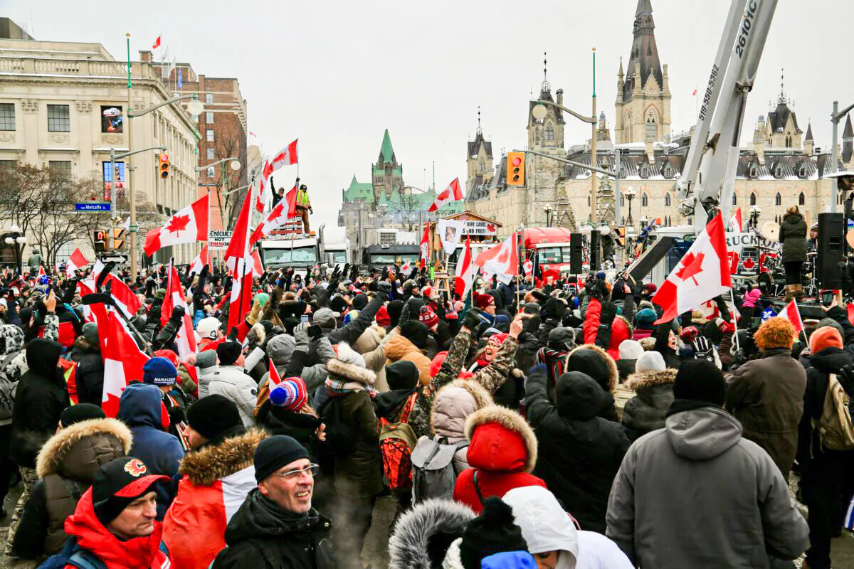 Protesters demonstrate against COVID-19 mandates and restrictions in Ottawa on Feb. 6, 2022. (Jonathan Ren/The Epoch Times)