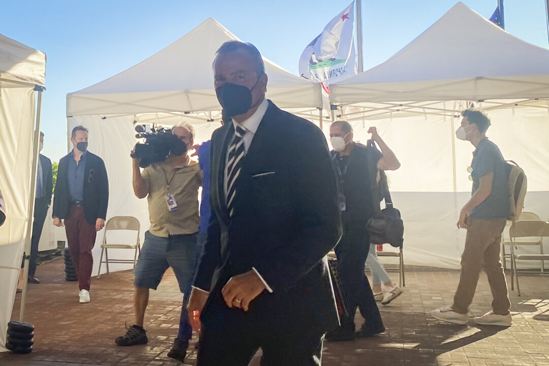 Billionaire Rick Caruso Officially Joins LA Mayoral Run