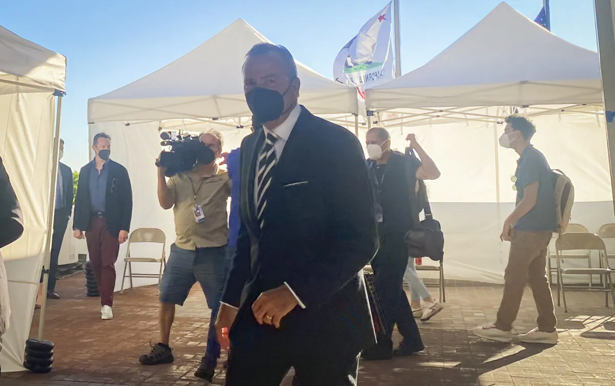 Los Angeles mayoral candidate Rick Caruso in downtown Los Angeles on Feb. 11, 2022. (Jamie Joseph/The Epoch Times)