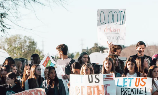 Over 100 Middle Schoolers Protest Mask Mandates