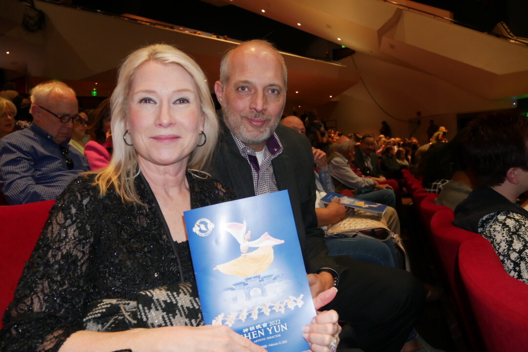 Kris and Joe Turney at the Feb. 12 matinee of Shen Yun in Birmingham, Ala. (Sherry Dong/The Epoch Times)