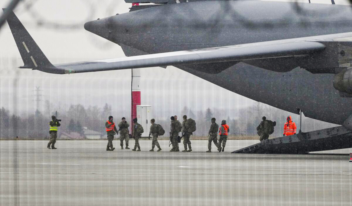 U.S. Army troops
