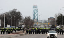 Major US–Canada Border Crossing Reopens After Being Blocked by Protesters