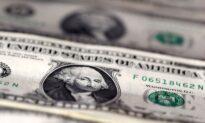 Dollar Hits Two-Week High on Tensions Over Ukraine