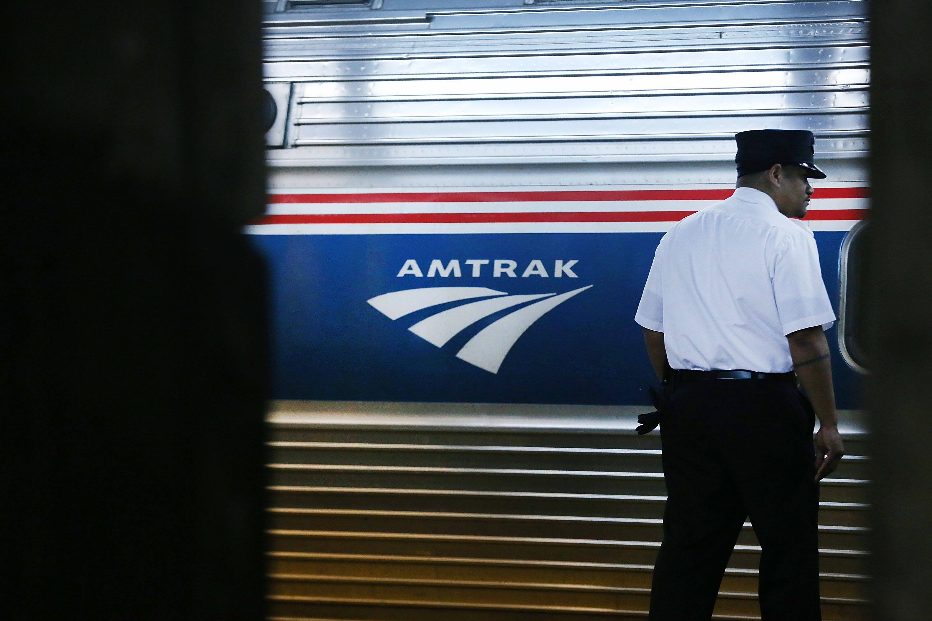 Boston-to-Washington Train With 106 on Board Stuck in NYC for Hours - Vimarsana News