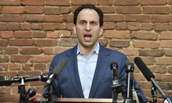 Louisville Democratic mayoral candidate Craig Greenburg speaks to the media during a press conference in Louisville, Ky., on Feb. 14, 2022.  (Timothy D. Easley/AP Photo)