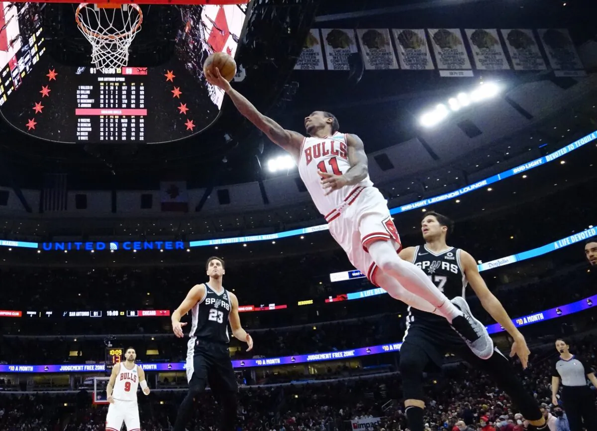 Chicago Bulls forward DeMar DeRozan (11) scores against the San Antonio Spurs during the second half at United Center in Chicago, on Feb. 14, 2022. (David Banks/USA TODAY Sports via Field Level Media)
