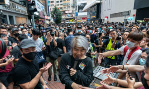 Hong Kong Police Arrest Singer for Alleged Sedition: Media