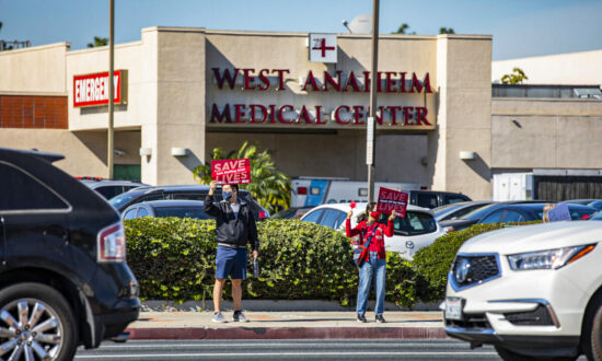 Anaheim Nurses Protest for Better Working Conditions as Hospital Becomes Overrun