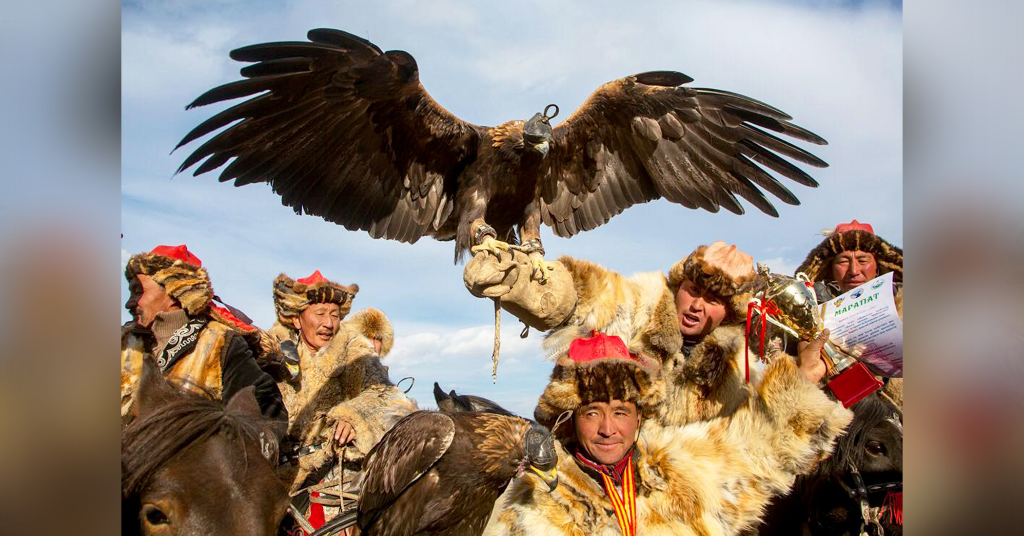 Dutch Traveler Captures Kazakh Eagle Hunters in Breathtaking Portraits: 'The Eagle Is Part of the Family' - Vimarsana News