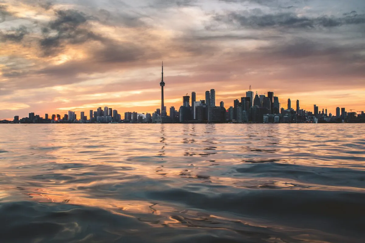 A view of downtown Toronto's waterfront. (Berkay Gumustekin/Unsplash)