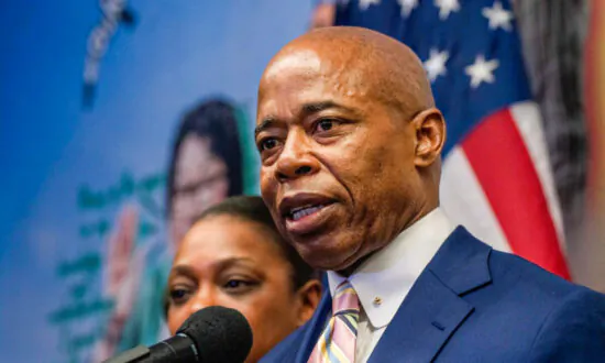 New York City Fires Nearly 1,500 Workers for Refusing COVID-19 Vaccine: Mayor
