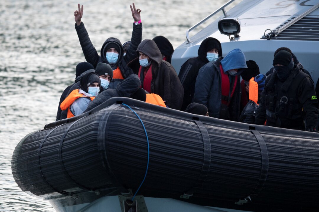 UK to Send Illegal Immigrants to Rwanda to Deter Human Smuggling