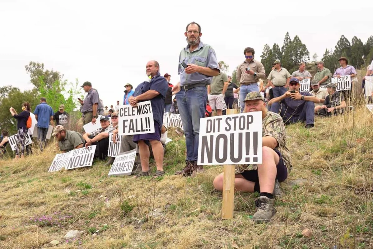 White farmers demonstrate against the government for its inability to protect them against attackers. (Photo courtesy AFRIFORUM)