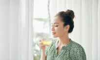 7 Herbs That Boost Fertility (+ Tea Recipe)