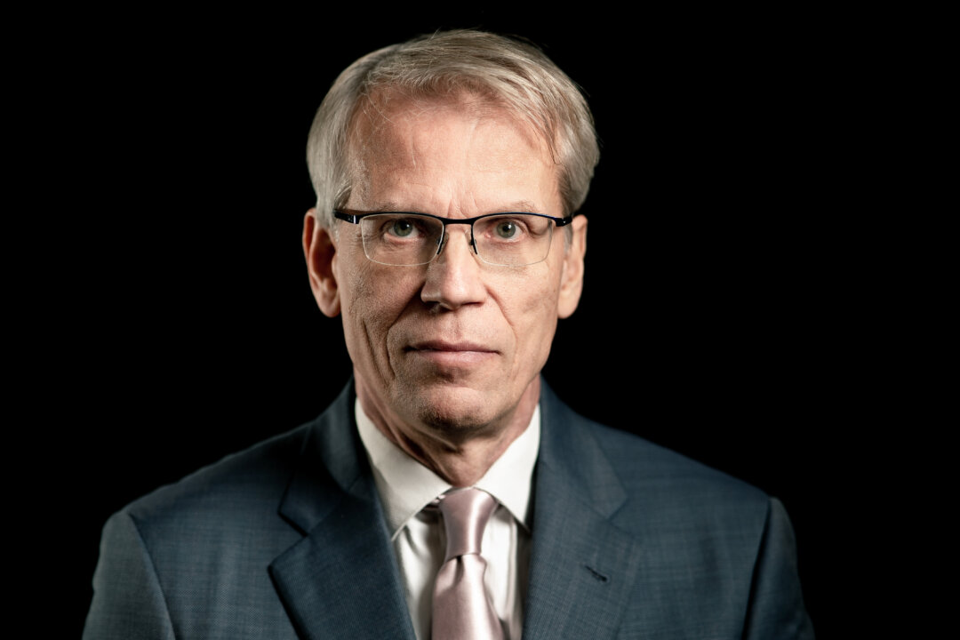 Martin Kulldorff, epidemiologist and statistician, at his home in Ashford, Conn., on Feb. 11, 2022. (Samira Bouaou/The Epoch Times)