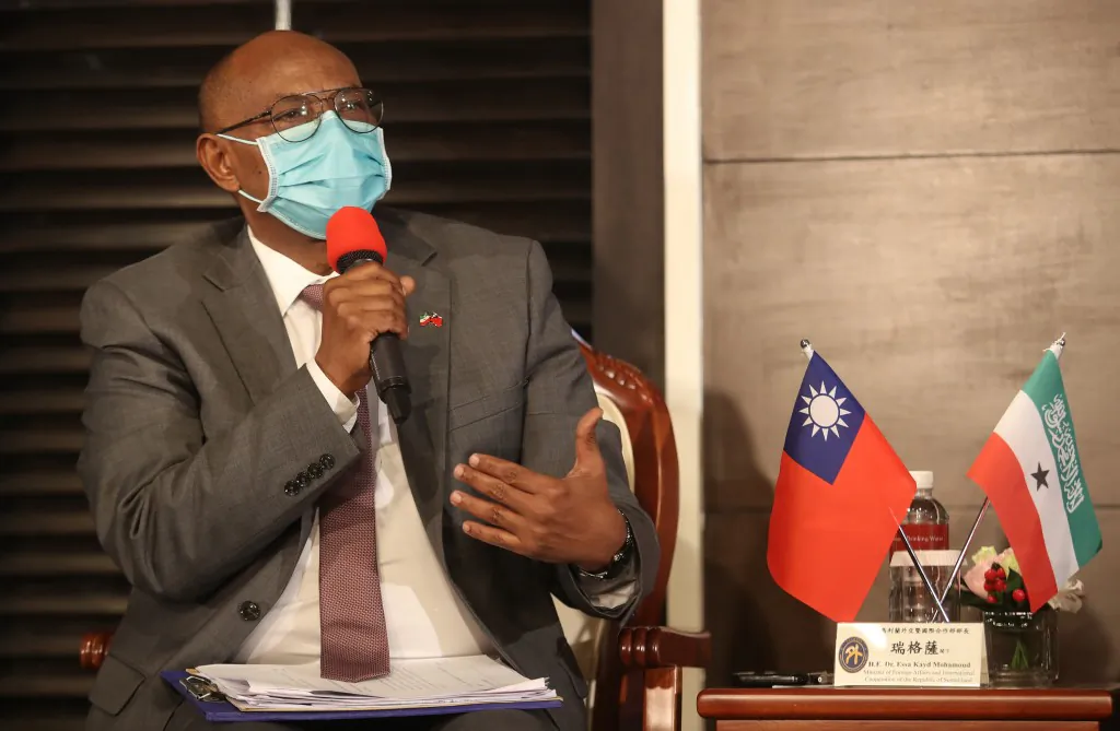 Essa Kayd, minister of Somaliland's foreign affairs and international cooperation, in Taipei on Feb. 11, 2022. (CNA photo)