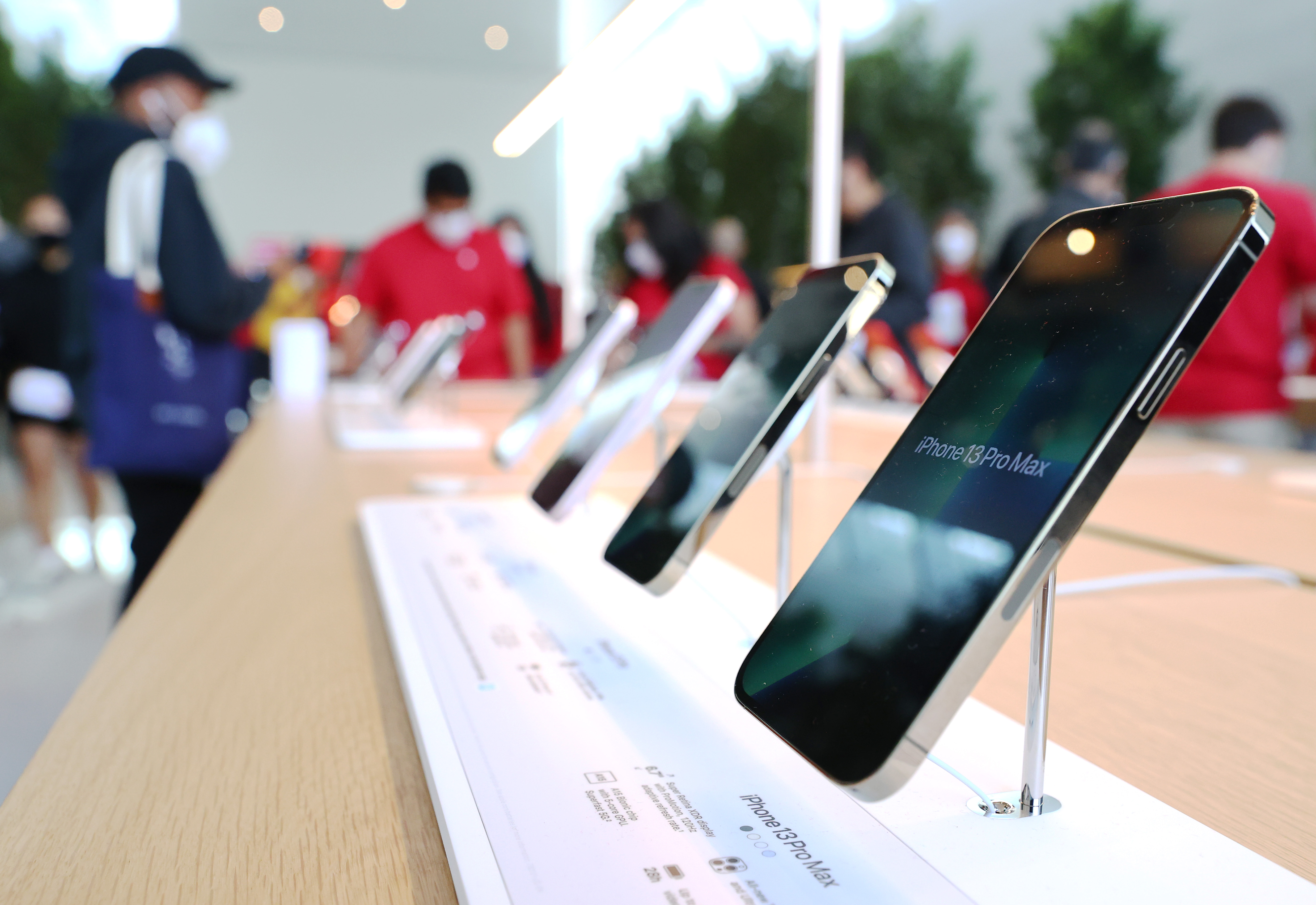 Why This Apple Analyst Predicts Another 'Record Year' From Cupertino - Vimarsana News