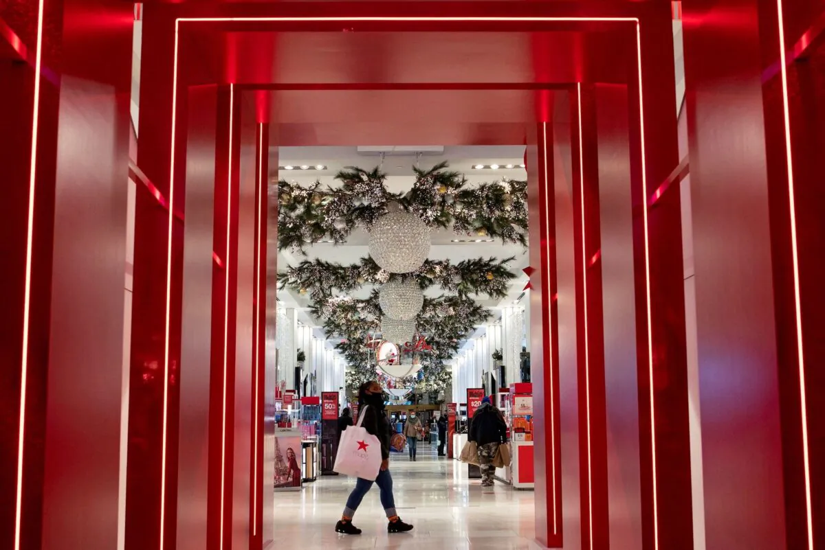 People visit Macy's Herald Square during early opening for the Black Friday sales in Manhattan, New York, on Nov. 27, 2020. (Eduardo Munoz/Reuters)