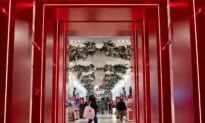 Macy’s to Win US Holiday Season With Biggest Sales Jump Among Department Stores