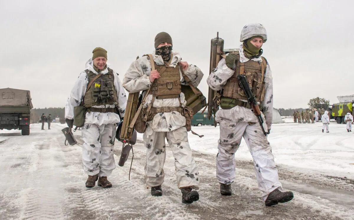 Ukrainian soldiers train during military drills close to Kharkiv, Ukraine, on Feb. 10, 2022. (Andrew Marienko/AP)