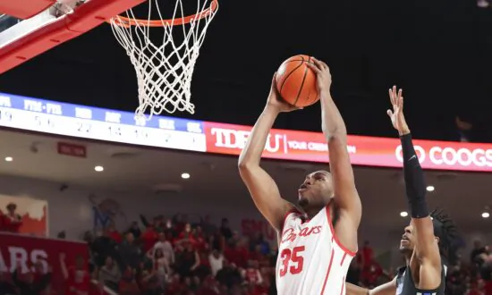 Top 25 Roundup: Fabian White Jr. Makes History for No. 14 Houston