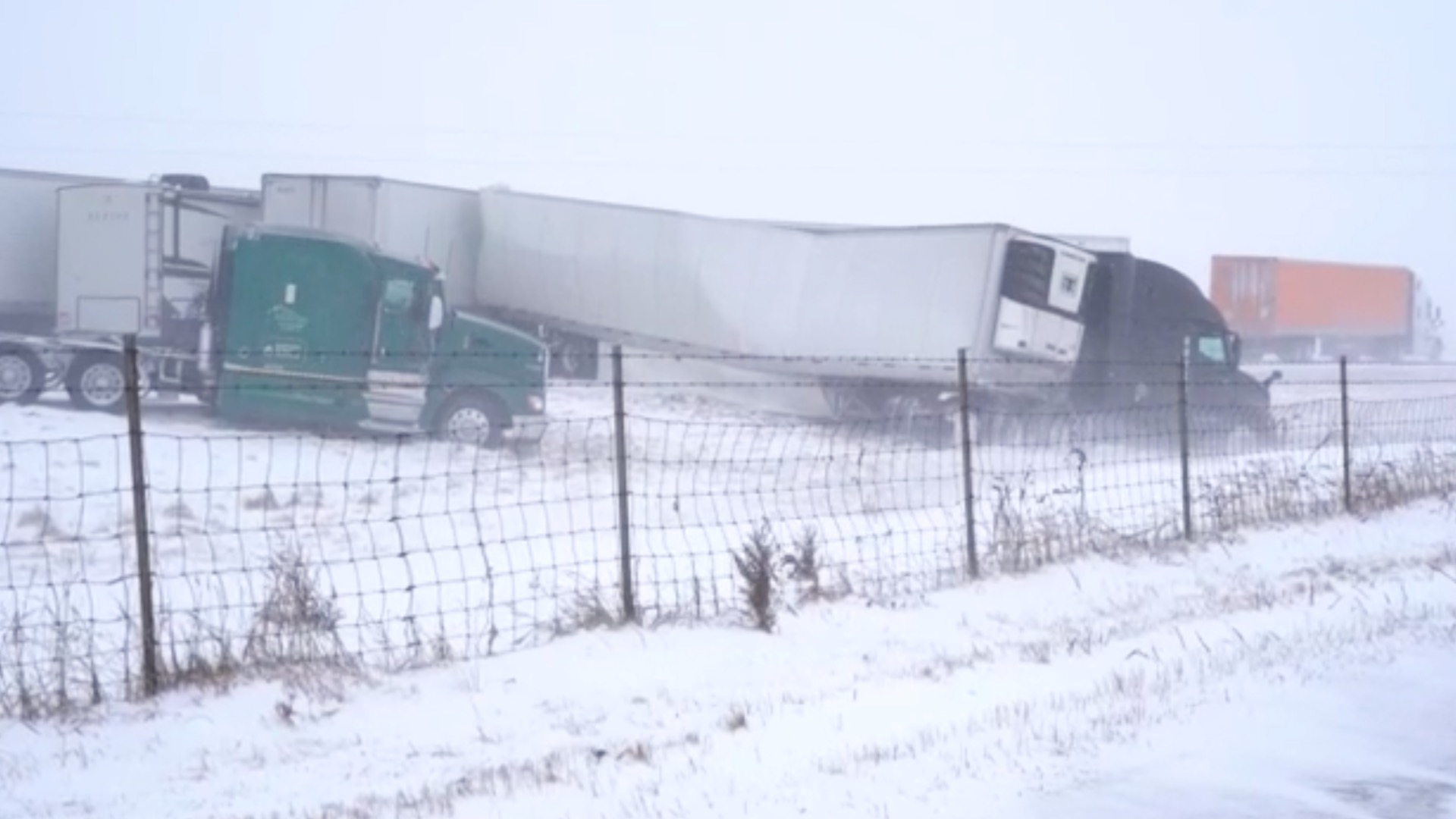 100-Vehicle Pile-Up Shuts Down Illinois Highway Amid Heavy Snowstorm - Vimarsana News