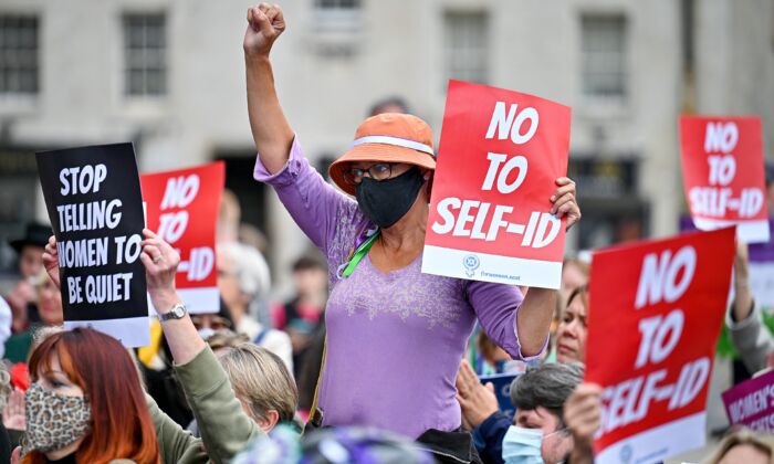 Members of the public take part in a woman’s rights demo against the Scottish government’s decision to allow self-declaration of sex in the 2022 census, in Edinburgh, Scotland, on Sept. 2, 2021. (Jeff J Mitchell/Getty Images)