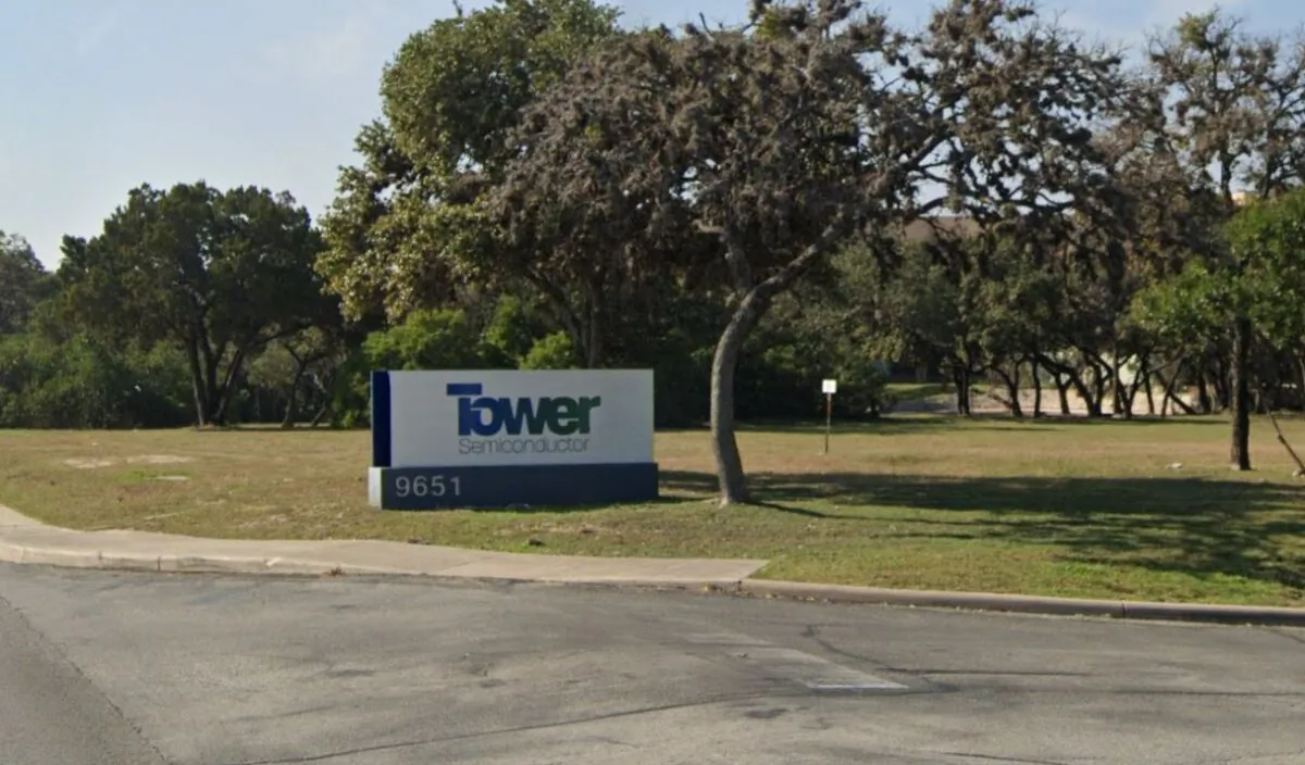 A logo of the Israeli manufacturer of semiconductors and integrated circuits Tower Semiconductor at its headquarter in San Antonio, Texas, in December 2021. (Google Maps/Screenshot via The Epoch Times)