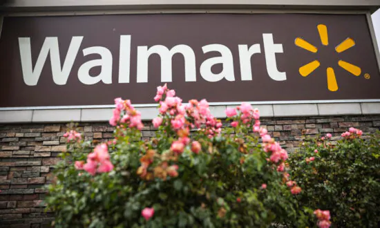 Walmart Tops Estimates as Demand Holds Firm Among Price-Sensitive Consumers
